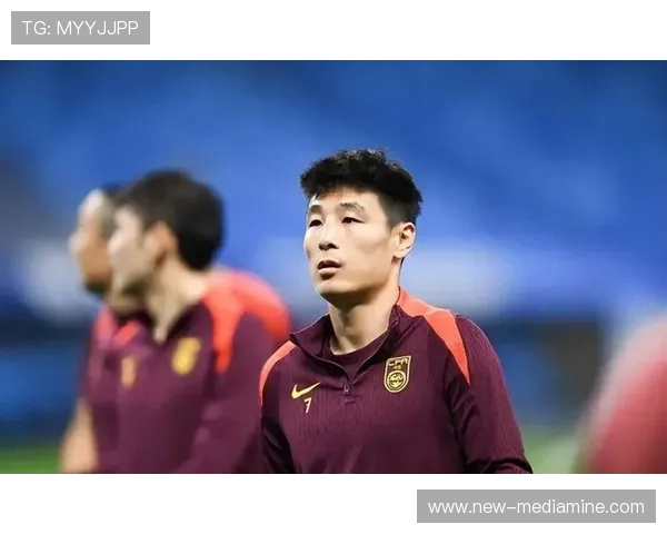 足球明星因脚后跟受伤缺席重要比赛球迷心痛不已 足球明星因脚后跟受伤缺席重要比赛球迷心痛不已