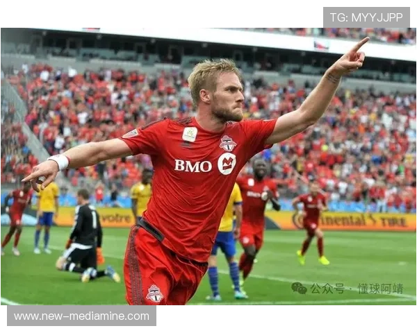 足球明星拳头高清图片展示展现力量与激情的瞬间 足球明星拳头高清图片展示展现力量与激情的瞬间