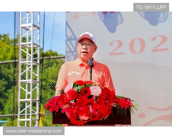香港足球明星队莅临汕尾展开友谊赛共同推动足球文化交流与发展 香港足球明星队莅临汕尾展开友谊赛共同推动足球文化交流与发展