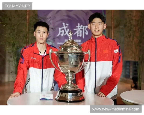 成都羽毛球队荣登全国羽毛球配合排行榜第一名的背后故事与成就解析 成都羽毛球队荣登全国羽毛球配合排行榜第一名的背后故事与成就解析