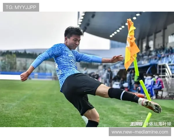 武汉羽毛球队以62分稳居杯赛积分榜首位展现强劲实力 武汉羽毛球队以62分稳居杯赛积分榜首位展现强劲实力