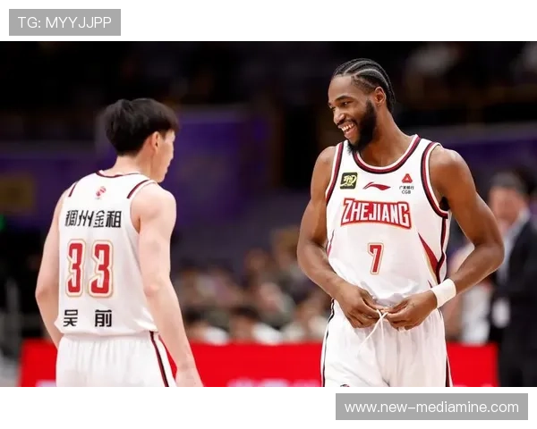 赛后分析:北京篮球队与杭州篮球队的战术对决与技术细节剖析 赛后分析:北京篮球队与杭州篮球队的战术对决与技术细节剖析