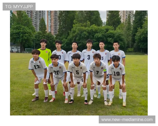 足球巨星亲自传授技巧与经验助力青少年足球梦想成真 足球巨星亲自传授技巧与经验助力青少年足球梦想成真