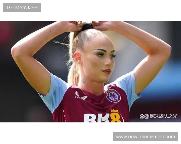 足球明星自拍照大揭秘:他们私下的真实面貌与生活点滴分享 足球明星自拍照大揭秘:他们私下的真实面貌与生活点滴分享