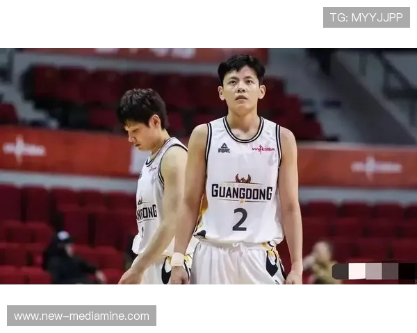 成都篮球队的力量变革引发热议探索新战术与团队协作的未来发展 成都篮球队的力量变革引发热议探索新战术与团队协作的未来发展